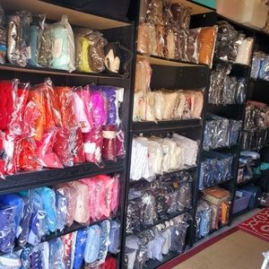 Mystery Box Resell Wholesale Resale Men's Women's Clothing 5lbs Tops Jeans Dress